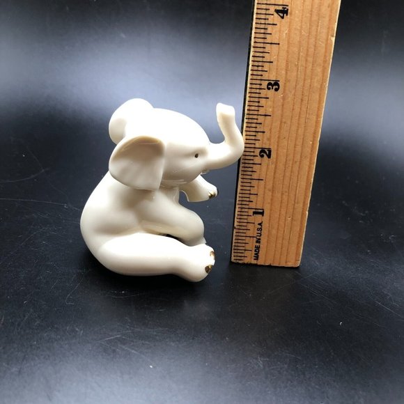 Lenox White Elephant Sitting Trunk Raised Animal Figurine Ivory Tone Gold Trim - Picture 5 of 9